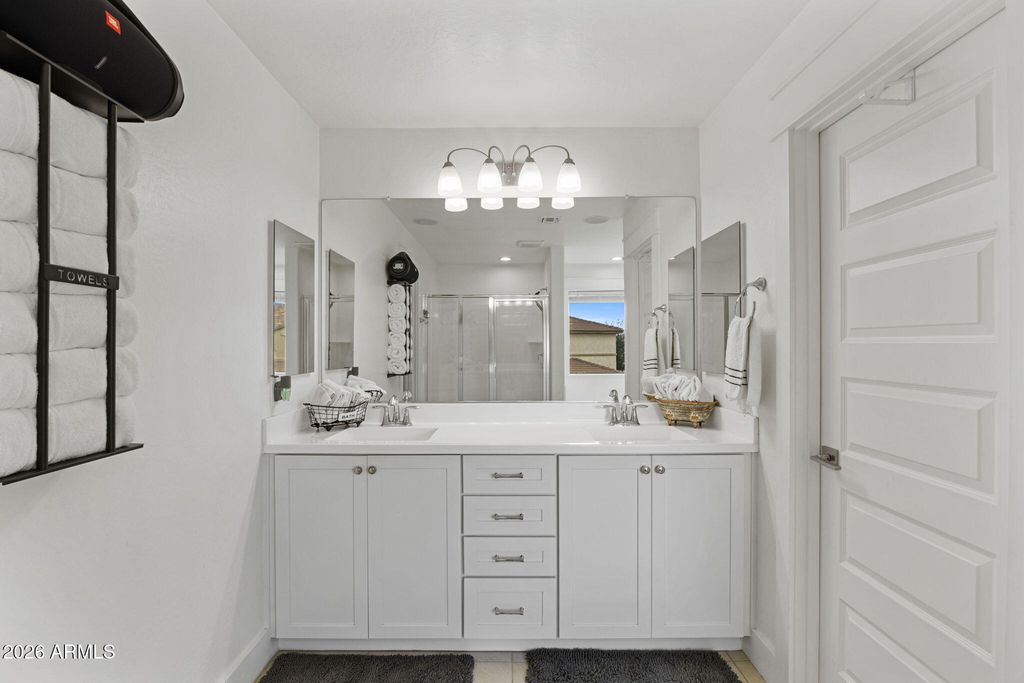 Image 40 of property listing at 4346 E PALO VERDE Street, Gilbert, AZ 85296