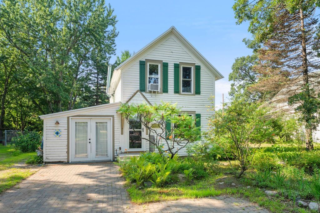 6349 Oak Street, North Branch, MN 55056 — exterior