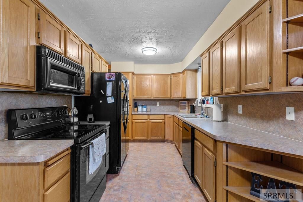 Image 10 of property listing at 230 Meadowlark Drive, Shelley, ID 83274