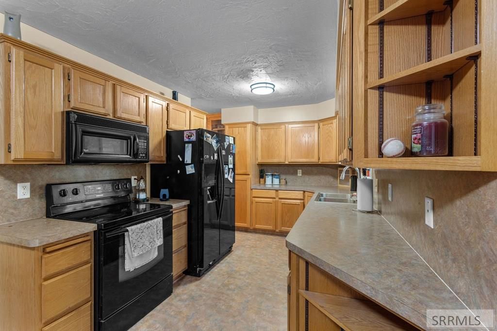 Image 11 of property listing at 230 Meadowlark Drive, Shelley, ID 83274
