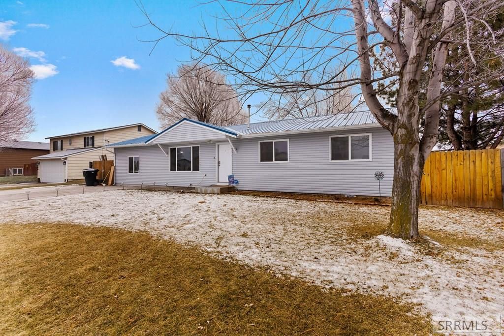 Image 2 of property listing at 230 Meadowlark Drive, Shelley, ID 83274