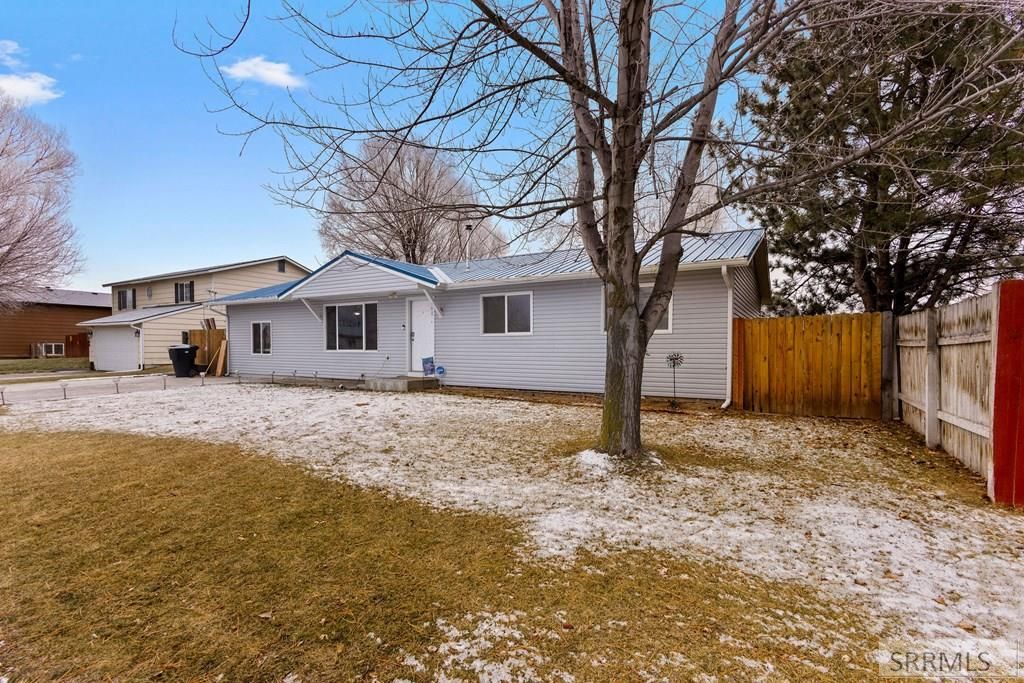 Image 3 of property listing at 230 Meadowlark Drive, Shelley, ID 83274