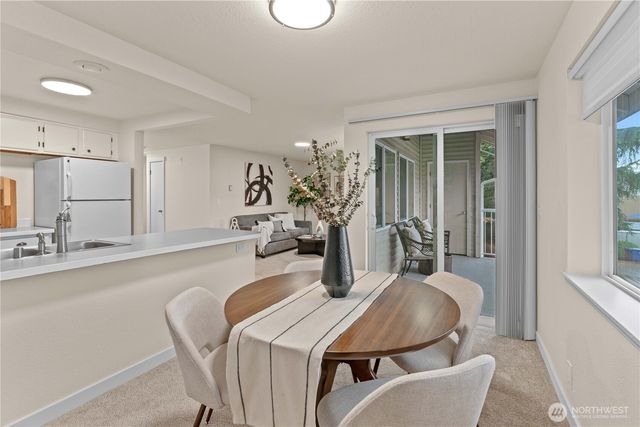 4231 NE 5th Street #A201, Renton, WA 98059