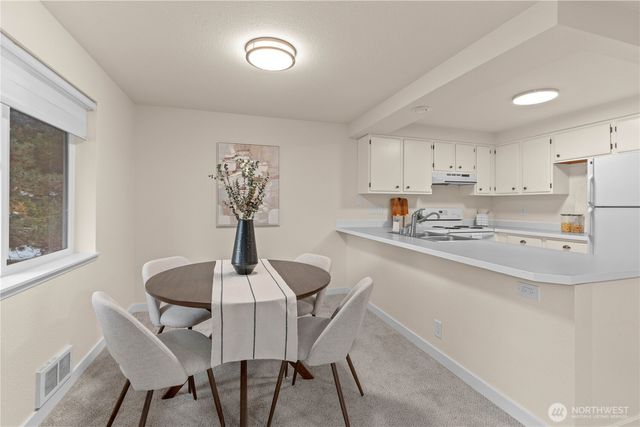 4231 NE 5th Street #A201, Renton, WA 98059