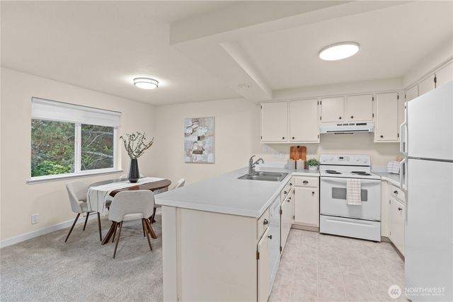 4231 NE 5th Street #A201, Renton, WA 98059