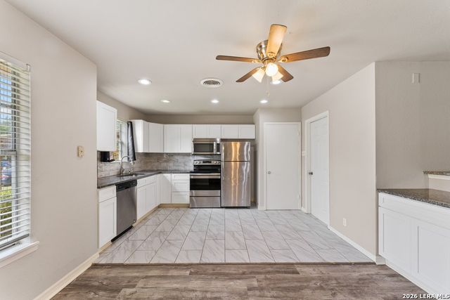 515 Mitchell Ave, Schertz, TX 78154