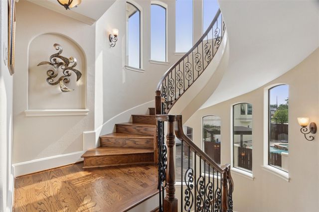 5520 Mcculloch Circle, Houston, TX 77056