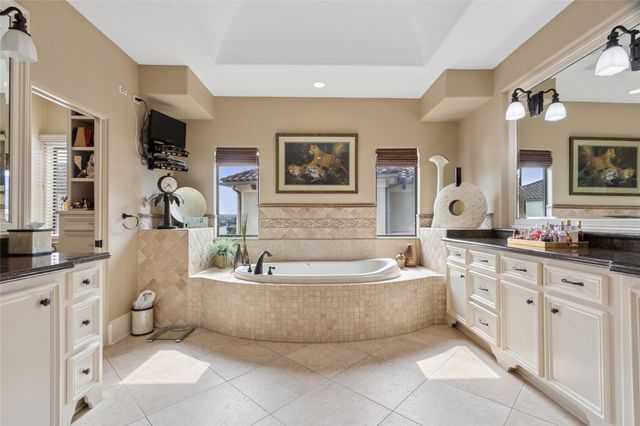 5520 Mcculloch Circle, Houston, TX 77056