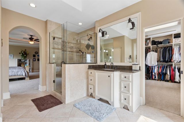 5520 Mcculloch Circle, Houston, TX 77056