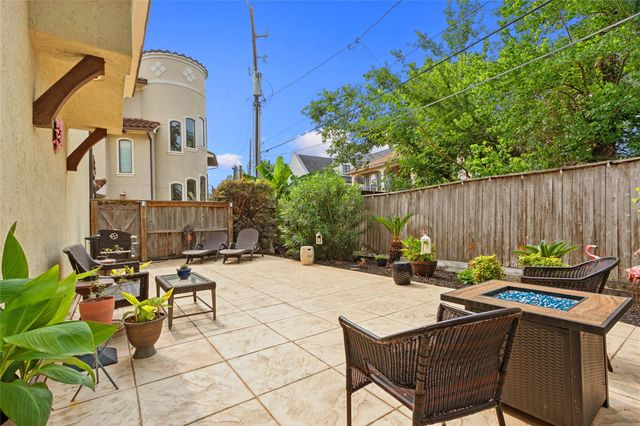 5520 Mcculloch Circle, Houston, TX 77056