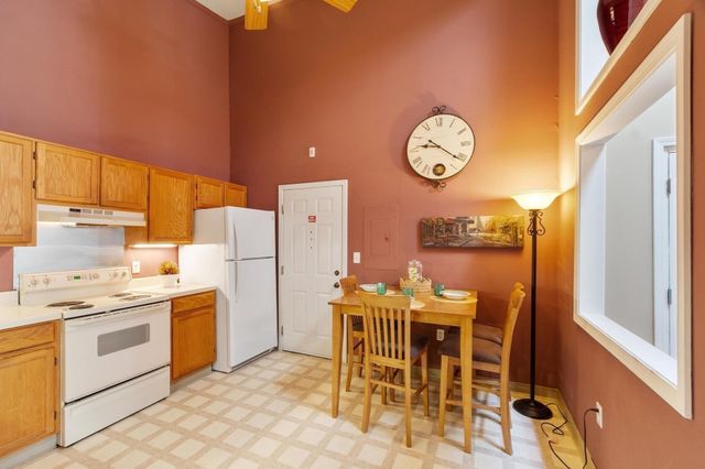 181 Littleton Road 340, Chelmsford, MA 01824