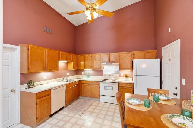 181 Littleton Road 340, Chelmsford, MA 01824