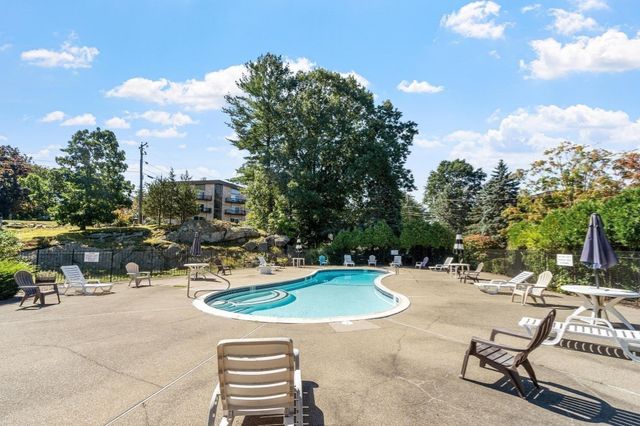 181 Littleton Road 340, Chelmsford, MA 01824