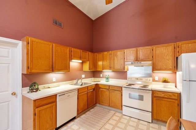181 Littleton Road 340, Chelmsford, MA 01824