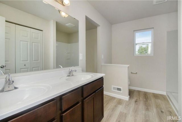 50613 Hunters Edge Drive, Elkhart, IN 46514