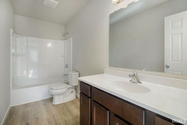 50613 Hunters Edge Drive, Elkhart, IN 46514