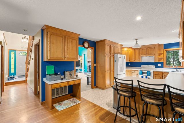30 Holley Lane, Prospect, CT 06712