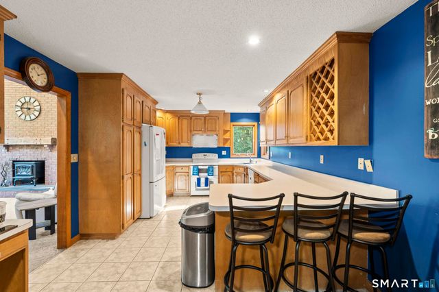 30 Holley Lane, Prospect, CT 06712