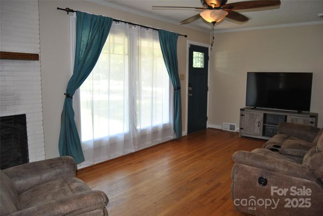 101 Madison Drive, Mount Holly, NC 28120