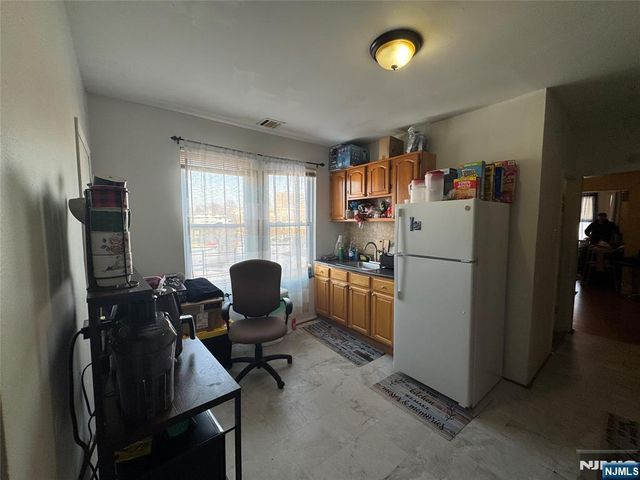 73 Hamilton Street, East Orange, NJ 07017