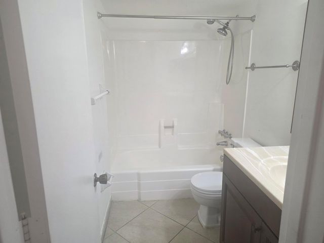 959 SE 2nd Avenue Unit 214, Deerfield Beach, FL 33441