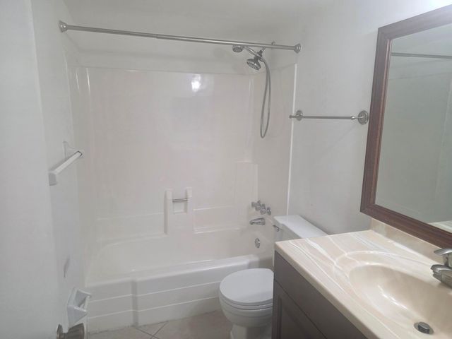 959 SE 2nd Avenue Unit 214, Deerfield Beach, FL 33441