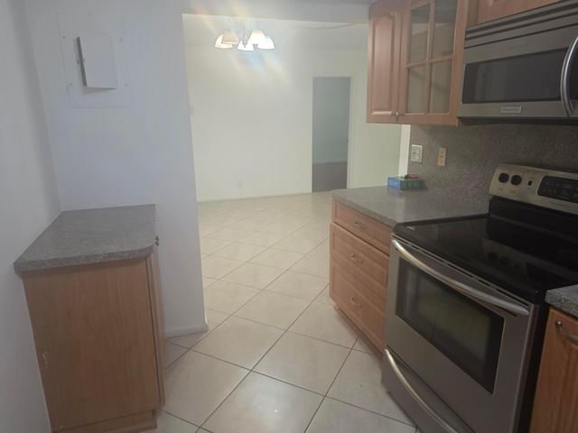 959 SE 2nd Avenue Unit 214, Deerfield Beach, FL 33441