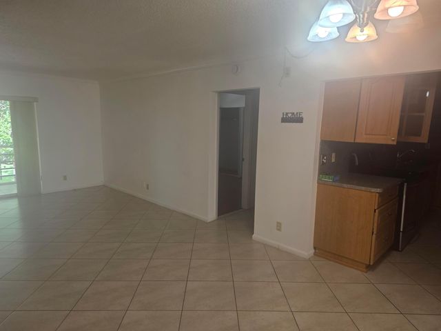 959 SE 2nd Avenue Unit 214, Deerfield Beach, FL 33441