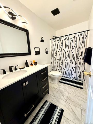 142 Pinebrook Drive, Hyde Park, NY 12538