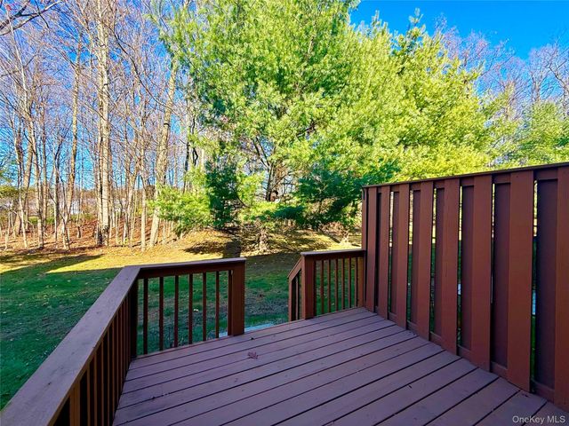 142 Pinebrook Drive, Hyde Park, NY 12538