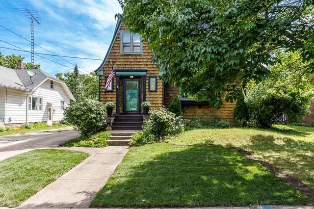 828 N 9th Street, Dekalb, IL 60115