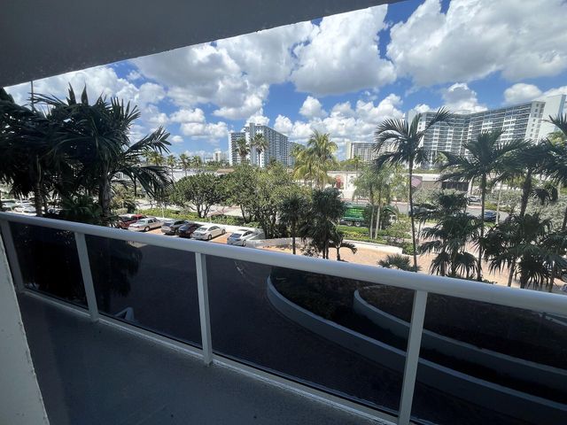 3500 Galt Ocean Drive 208, Fort Lauderdale, FL 33308