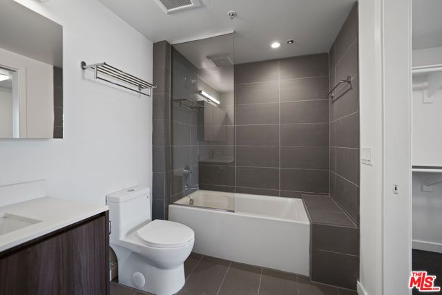 5800 Harold Way 413, Los Angeles, CA 90028