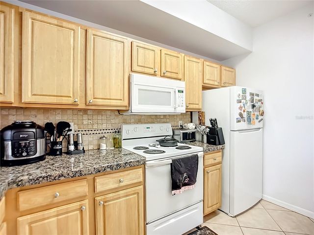 4990 BARALDI CIRCLE 209, Sarasota, FL 34235