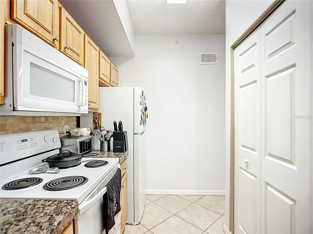 4990 BARALDI CIRCLE 209, Sarasota, FL 34235