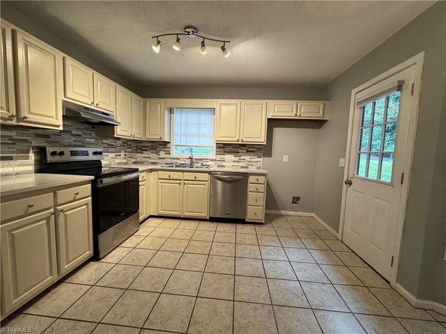 105 Conifer Court, King, NC 27021
