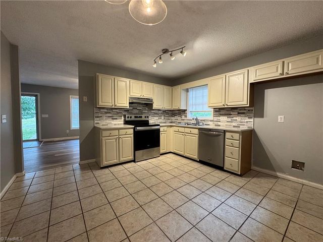 105 Conifer Court, King, NC 27021