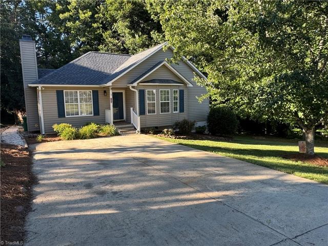 105 Conifer Court, King, NC 27021