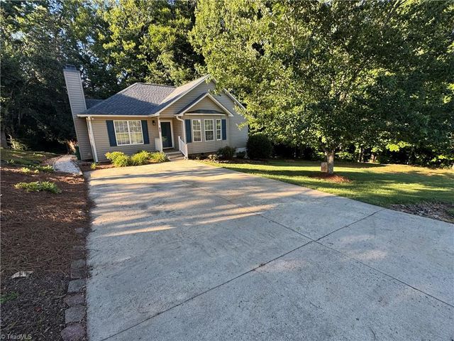 105 Conifer Court, King, NC 27021