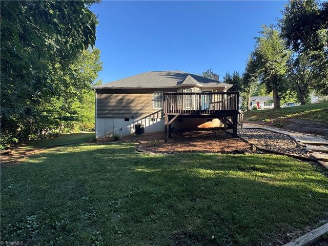 105 Conifer Court, King, NC 27021