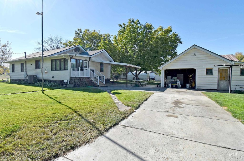 1374 Sycamore Street, Clarkston, WA 99403 photo 3