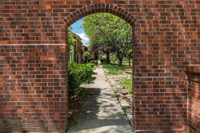 619 Dlyn Street, Columbus, OH 43228