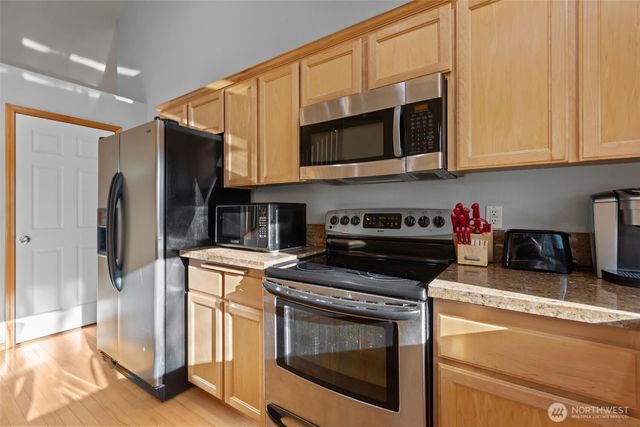 30900 30th Avenue SW, Federal Way, WA 98023