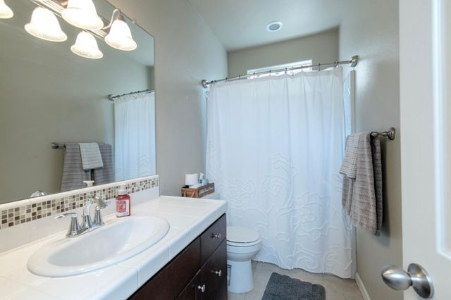 3424 Flint Avenue, Clovis, CA 93619