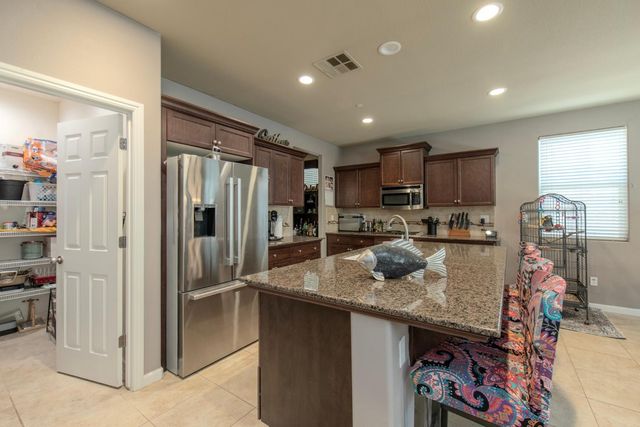 3424 Flint Avenue, Clovis, CA 93619