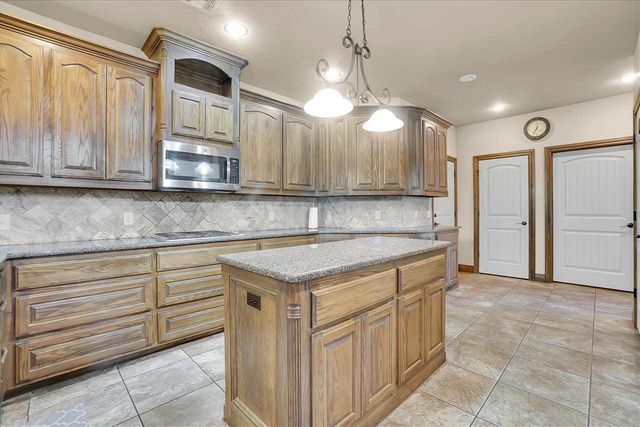 6020 NW Williams Ave, Lawton, OK 73505