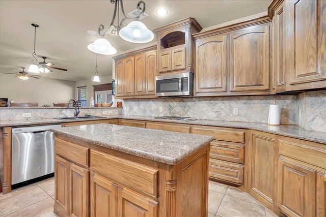 6020 NW Williams Ave, Lawton, OK 73505