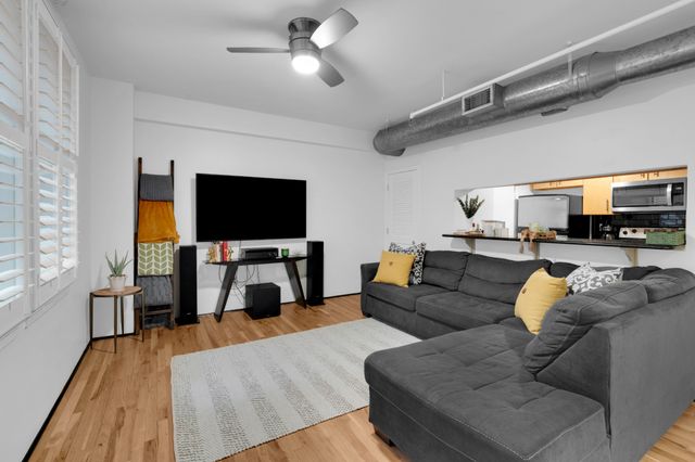 700 Church St Apt 208, Nashville, TN 37203