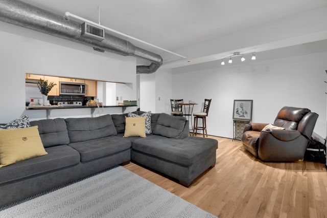 700 Church St Apt 208, Nashville, TN 37203