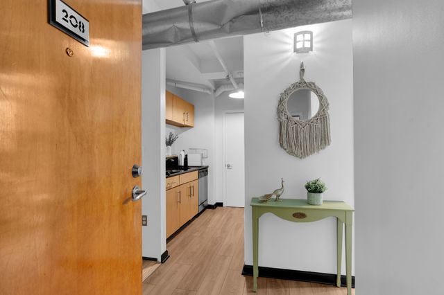 700 Church St Apt 208, Nashville, TN 37203